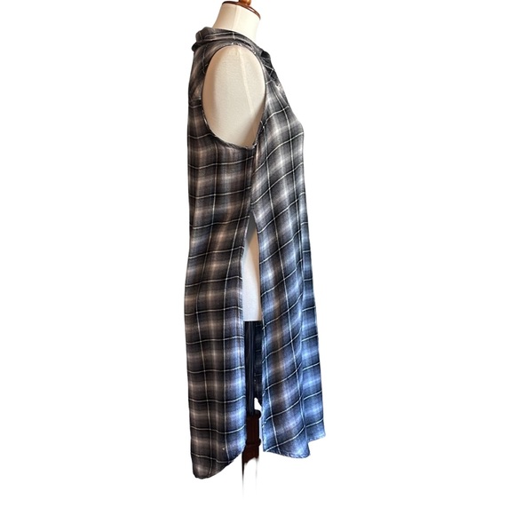 F21 maxi sleeveless flannel top - Picture 3 of 4